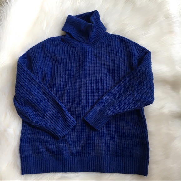 $155 Retail Michael Kors sweater - Picture 6 of 8